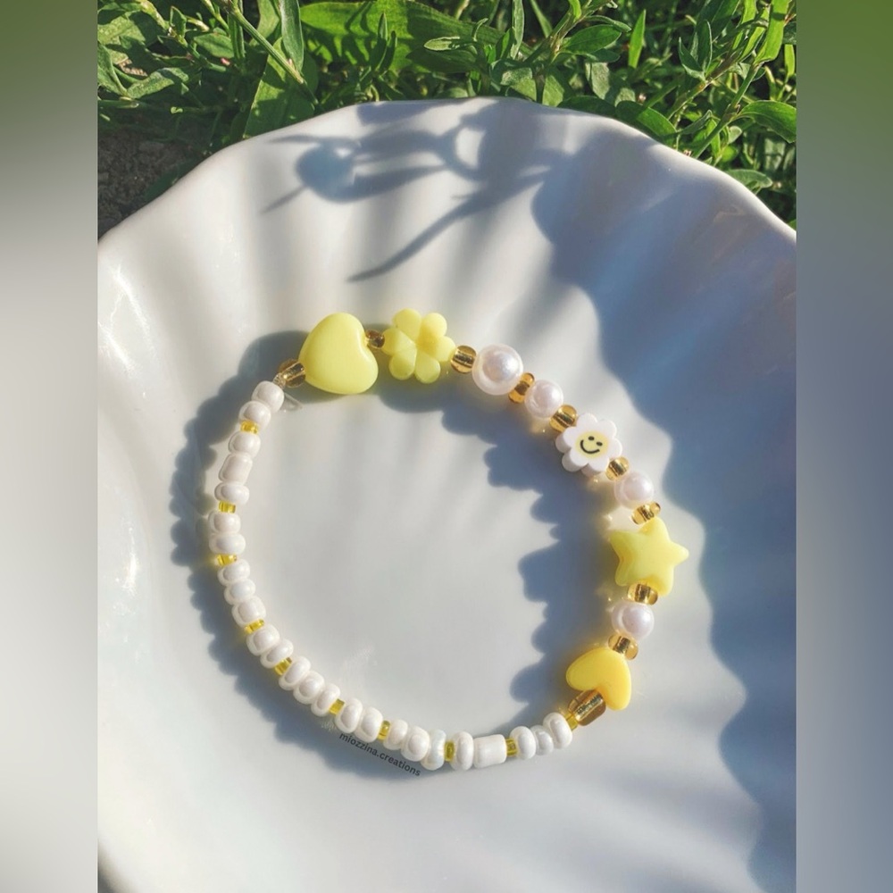 5/$20 ENTIRE SHOP CLEARANCE Little Miss Sunshine ☀️ handmade bracelet